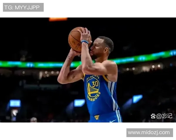 库里抢断反击 外线三分出手空心入网