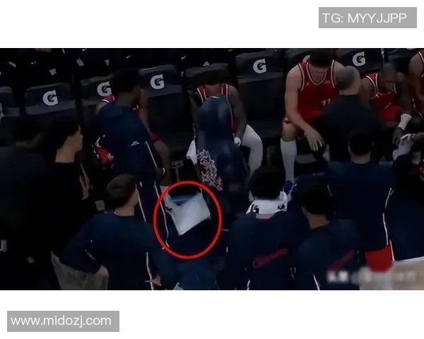 小卡一脚踢飞战术板硬刚泰伦卢，快船内讧公开化，7胜21负垫底藏更深危机